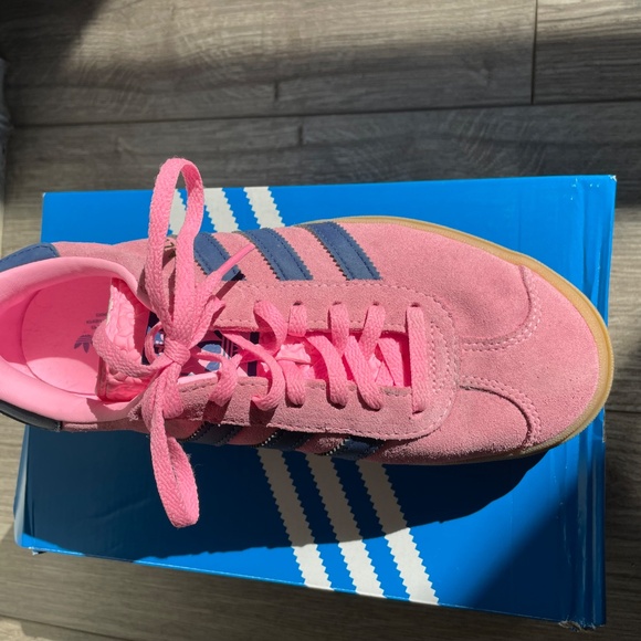 Adidas Gazelle pink and blue strip - Picture 2 of 4